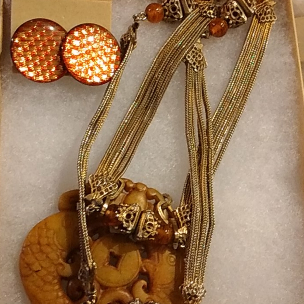Vintage Necklace!